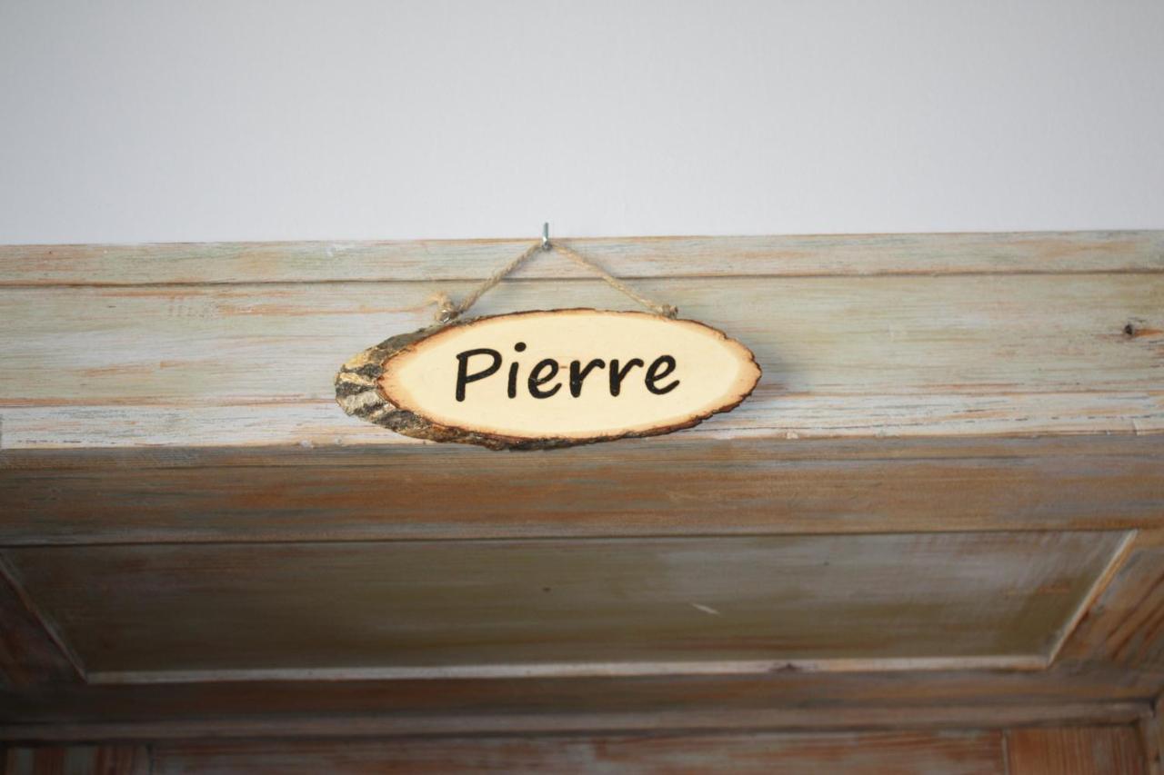 Le Vieux Presbytere Confracourt エクステリア 写真