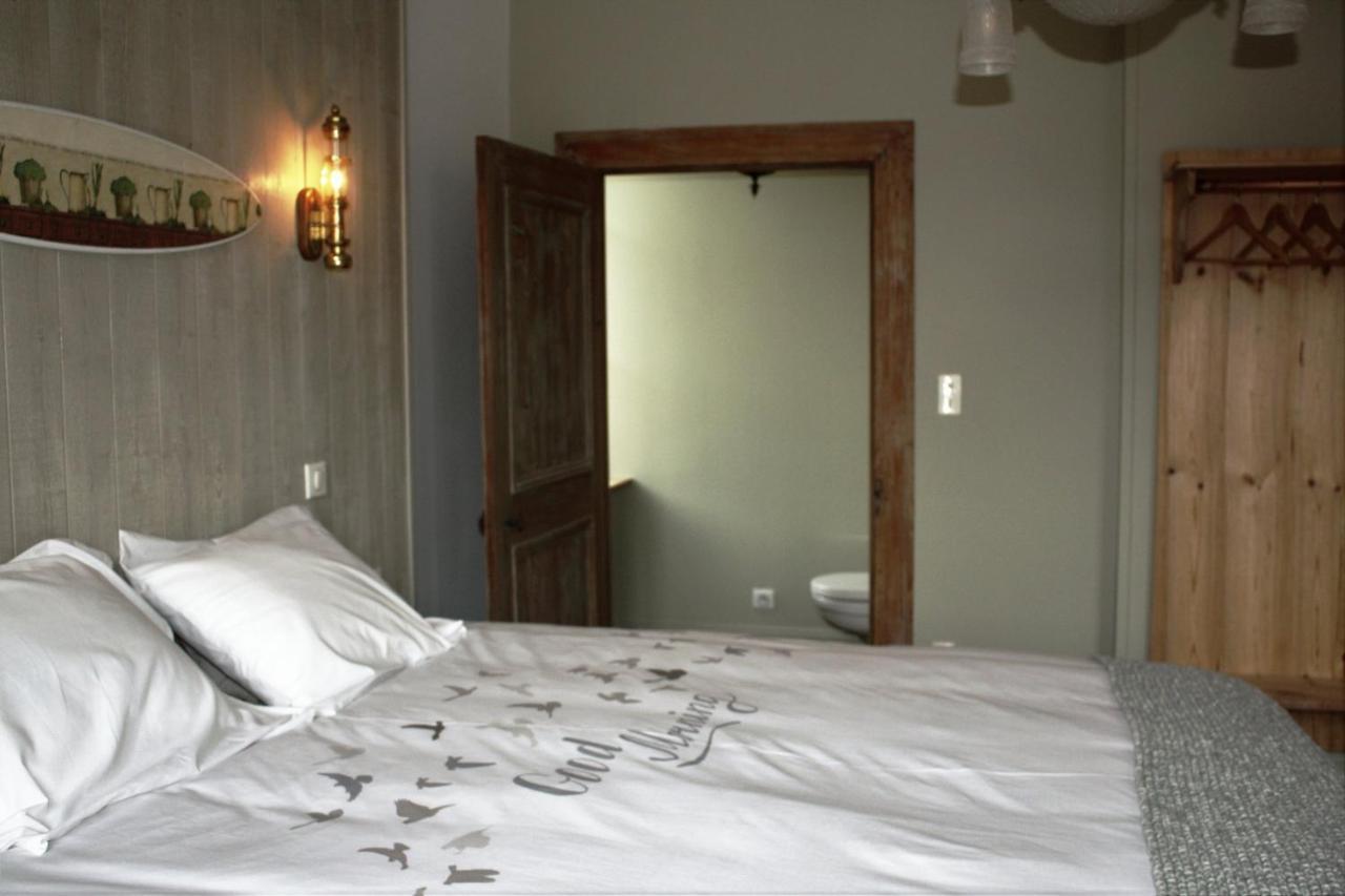 Le Vieux Presbytere Confracourt エクステリア 写真
